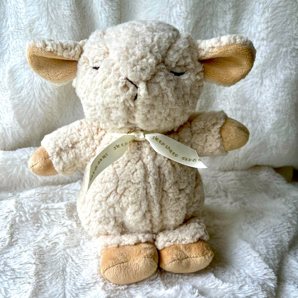 ** SOLD**Cloud B ‘Sleep Sheep’ On The Go